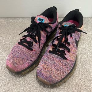 Nike Womens Flyknit MAX in Pink